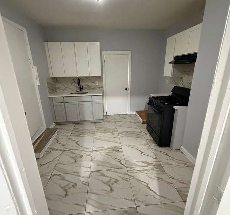 1st image of 499 Summer St APT 1