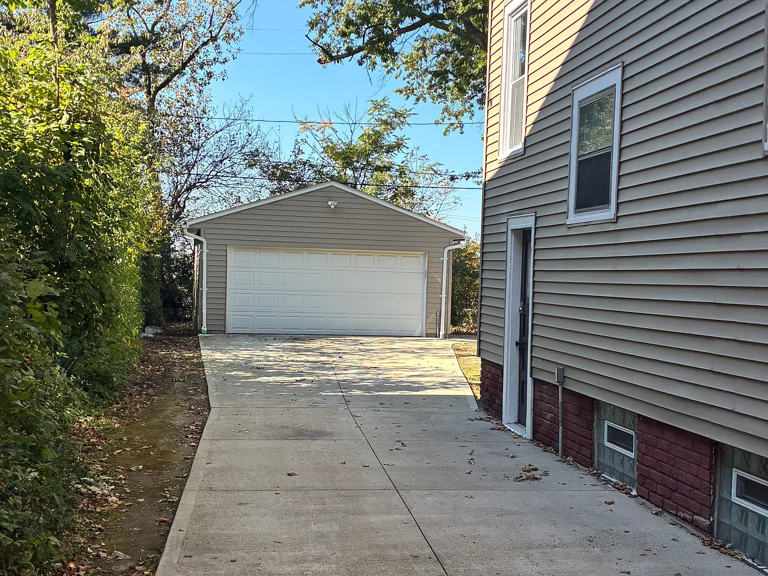 2 bed, 832 sqft, $1,000 — Photo 2