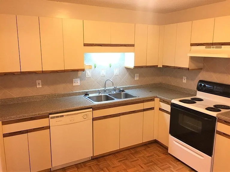 200 Cove Way #318 — Photo 7