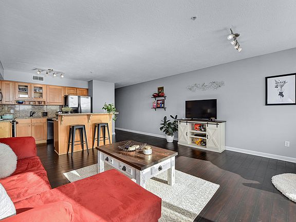4th image of 2222 Detroit Ave APT 903