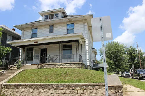 1630 E Broadway St Photo 1