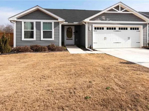 377 Cartecay Dr, Calhoun, GA 30701