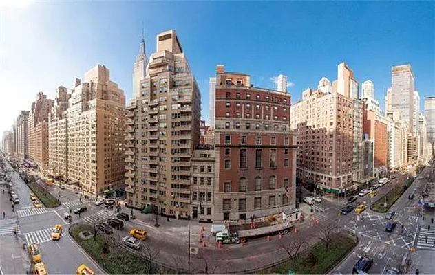 Rented by BARNES New York | media 19