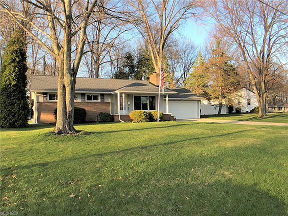 2nd image of 3880 Chaucer Ln