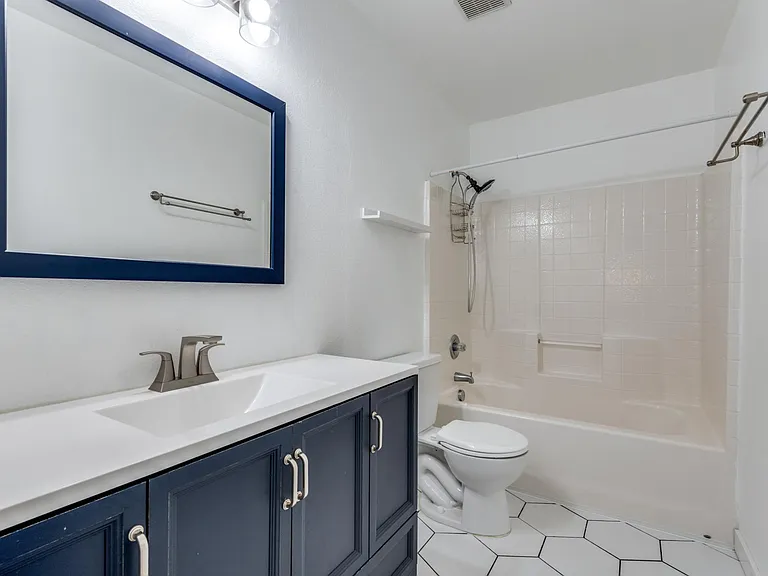 14513 Logan Springs Dr — Photo 17