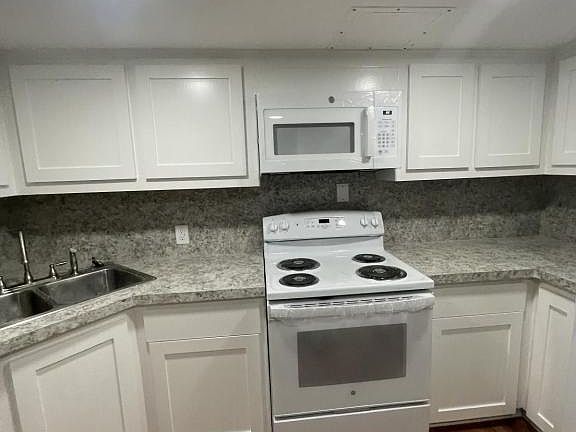 3rd image of 208 E Starr Ave