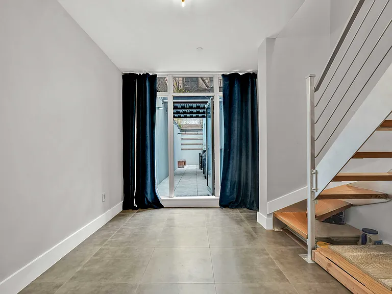 351 S 3rd St #1C — Photo 11