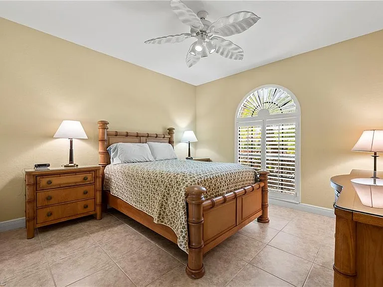 975 Tivoli Ct — Photo 21