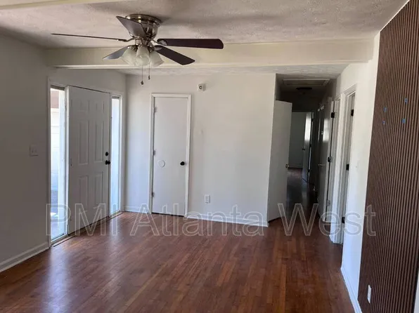 165 Hidden Brook Ct, College Park, GA 30349