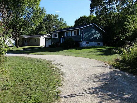 2nd image of 1480 Parkview Dr