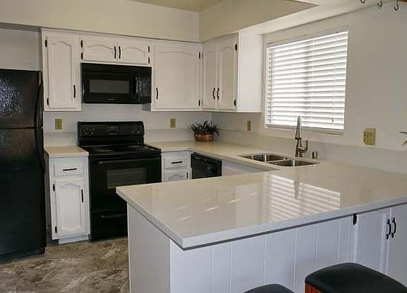 4th image of 6820 Hyde Park Dr Unit E