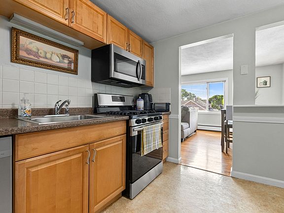 5th image of 70 Mudge St #17