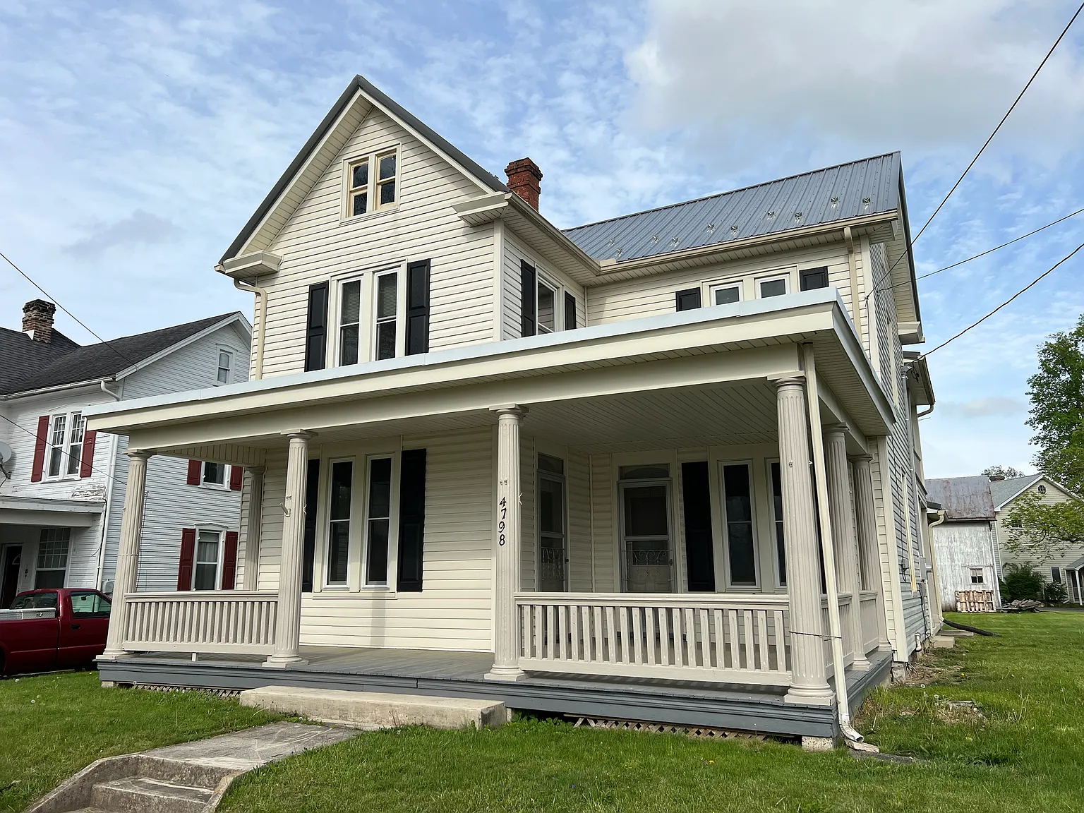 4 bed, 1.5 bath, 1800 sqft, $1,600 — Photo 1