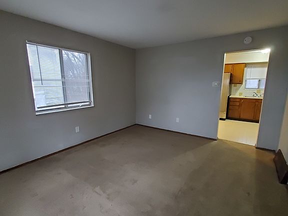 3rd image of 1507 Rowland Ave NE #1507