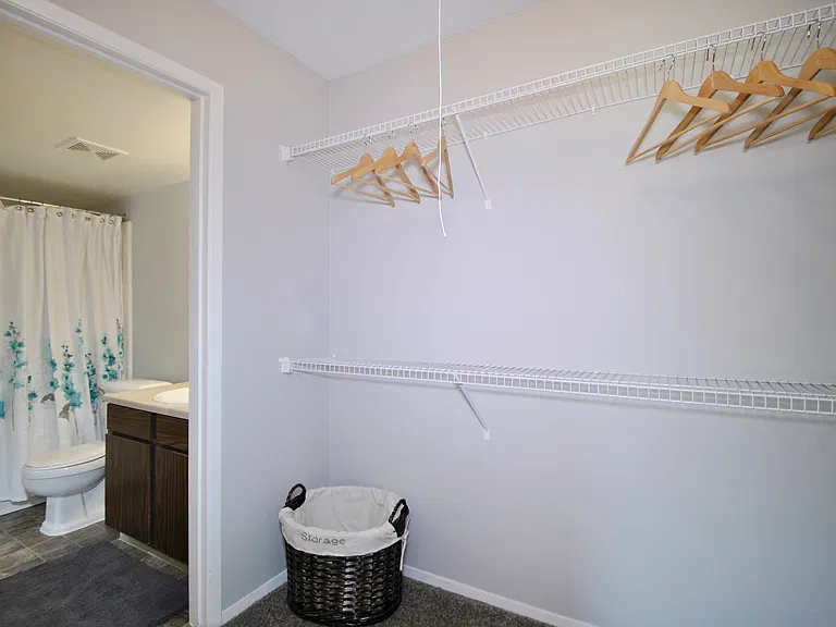 214 S Hewitt Rd — Photo 24