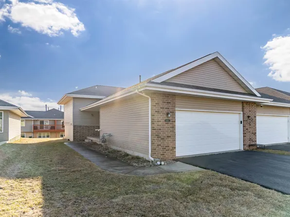 1431 Asbury Ln, Waterloo, IA 50701