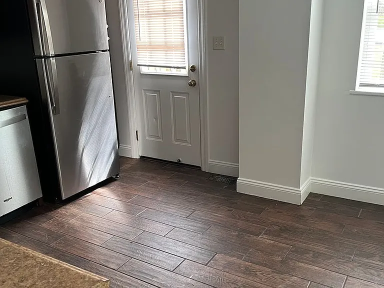 413 Sweetbriar St — Photo 12