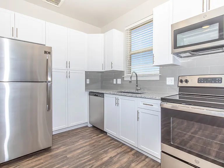 532 CO — Photo 16