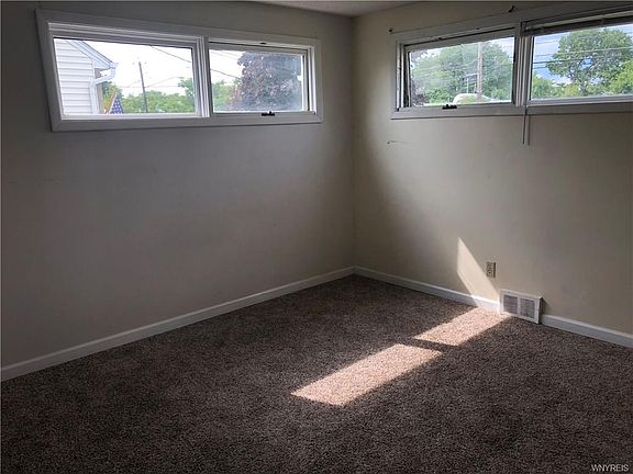 3rd image of 213 Maryvale Dr