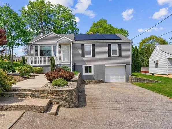 71 Westfield Dr, Cranston, RI 02920