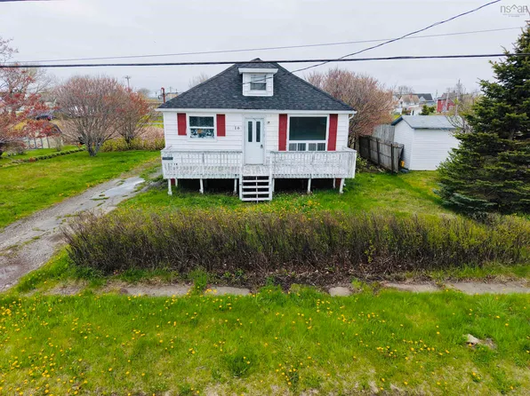 16 7th St, Glace Bay, NS B1A 4K3