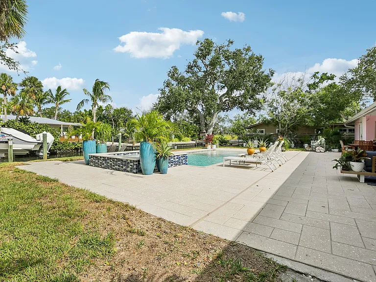 613 Buttonwood Dr — Photo 43