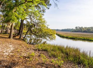 530 Sams Point Rd, Beaufort, SC 29907