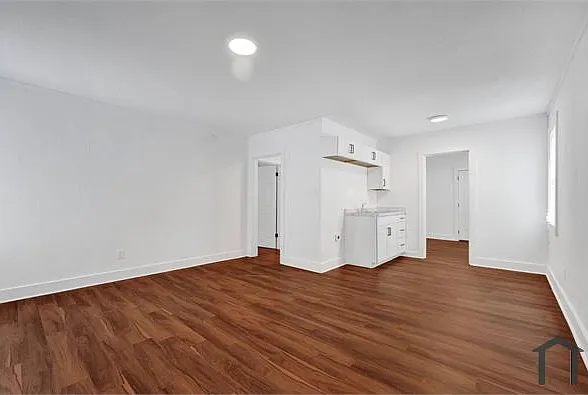 3156 Powell Ave — Photo 3