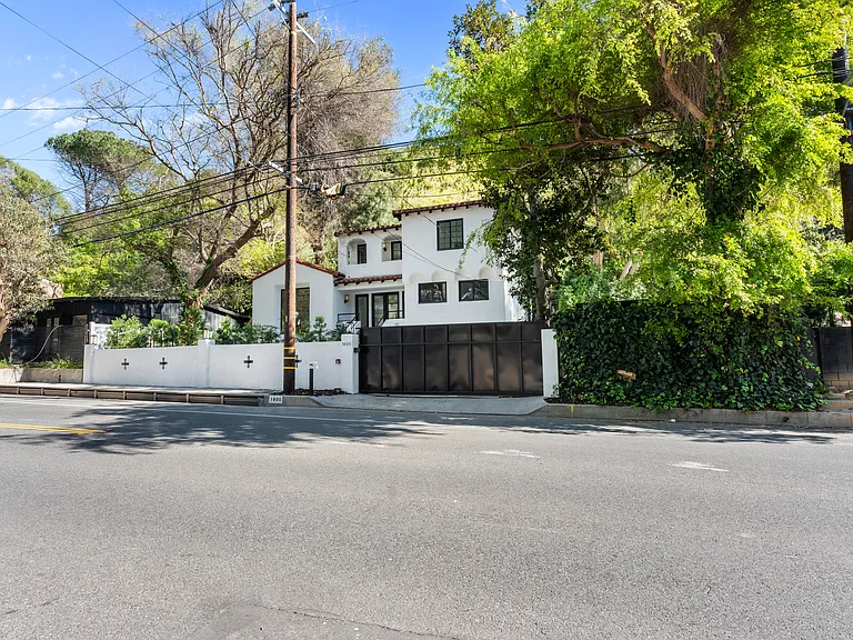 1800 Benedict Canyon Dr — Photo 30