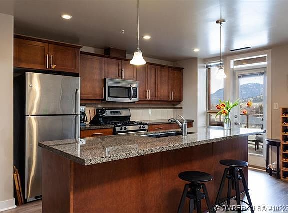 5th image of 1160 Bernard Ave #307