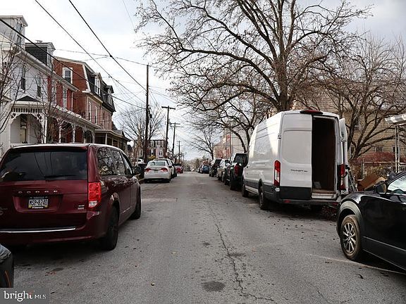 5th image of 235 Morgan St