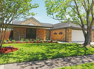 1607 Brook Meadow Dr, La Porte, TX 77571