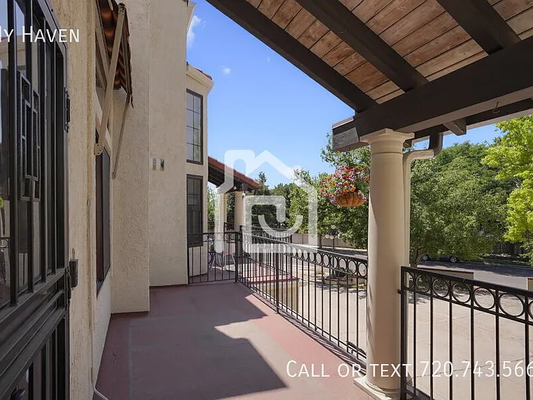 1620 S Quebec Way #4 — Photo 3