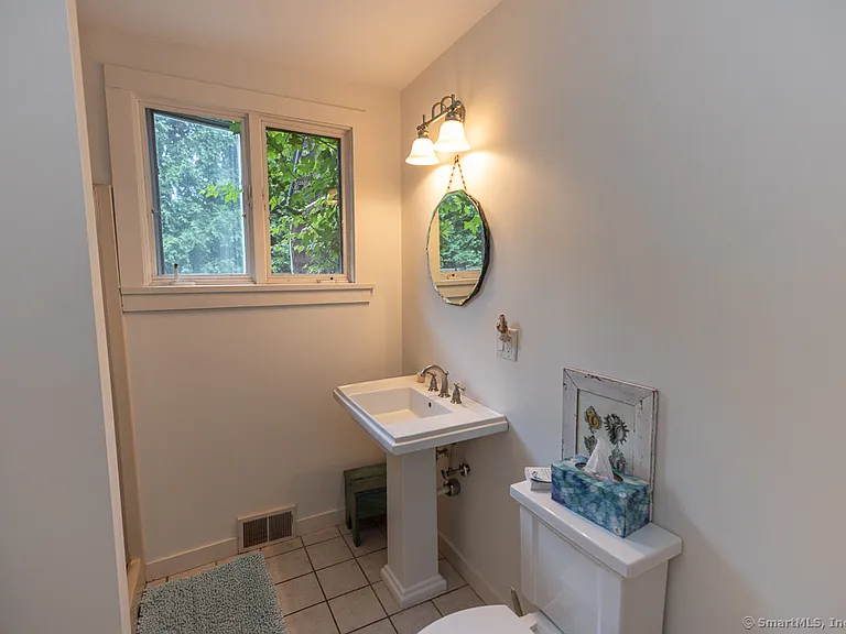 17 Agawam Ave — Photo 14