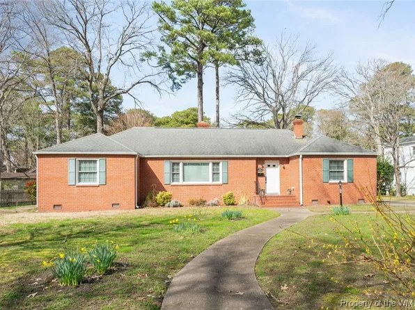 22 Pin Oak Rd, Newport News, VA 23601