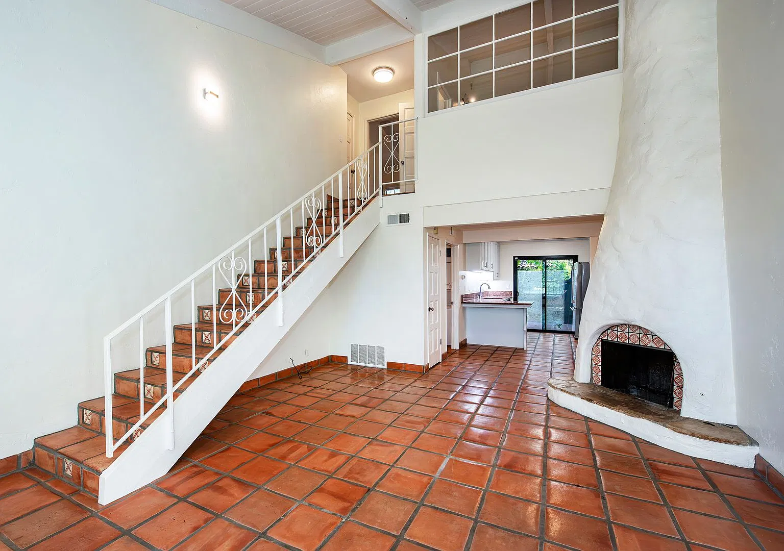 Spanish-style 3/2 Montecito Condo in MUS school district! — Photo 2