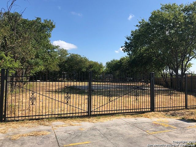 1st image of 555 Darby Blvd