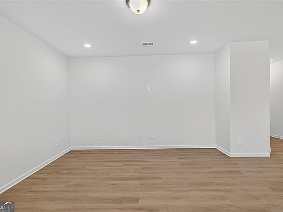 5th image of 1140 Elowen Dr #108