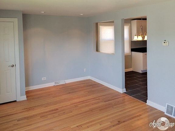2nd image of 4637 S Laramie Ave