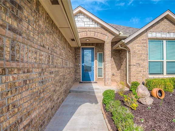 4th image of 3413 Huron Cir