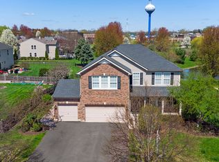 40W158 James Michener Dr, St Charles, IL 60175