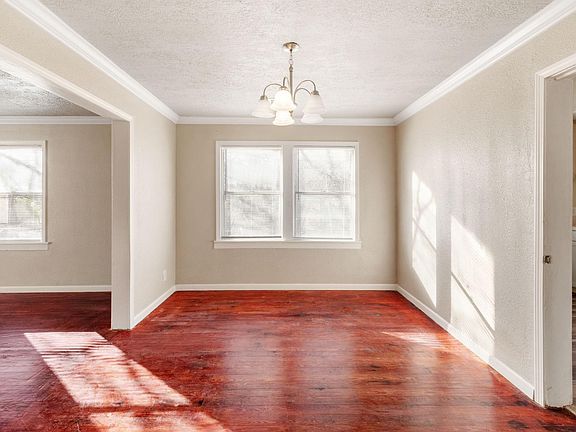 3rd image of 806 Walnut St