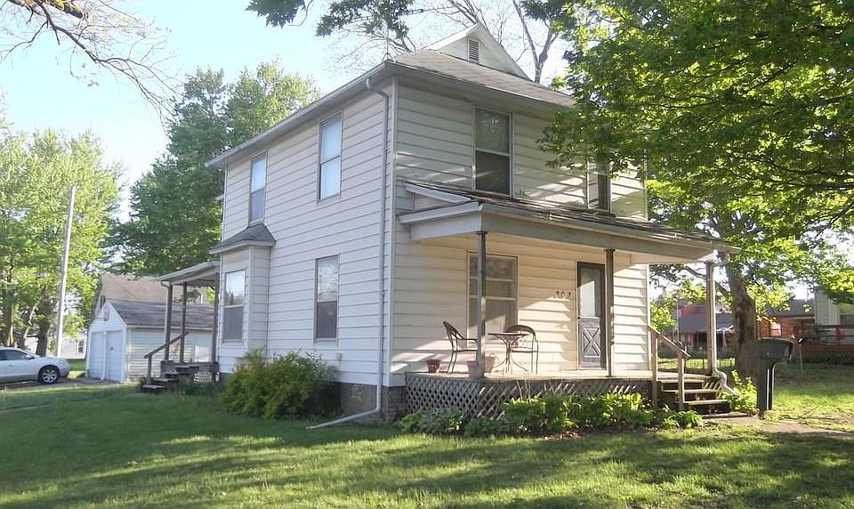 1st image of 702 W Montgomery St