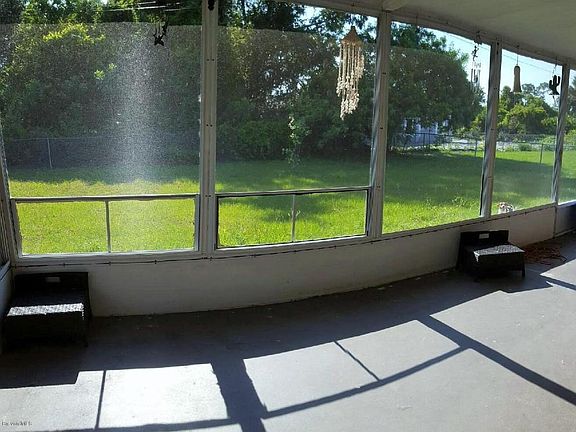 3rd image of 458 Coral Ave SE #0
