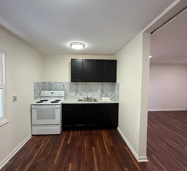 16745 Greenfield Rd #10 — Photo 7