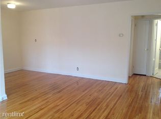 19508 Station Rd, Flushing, NY 11358