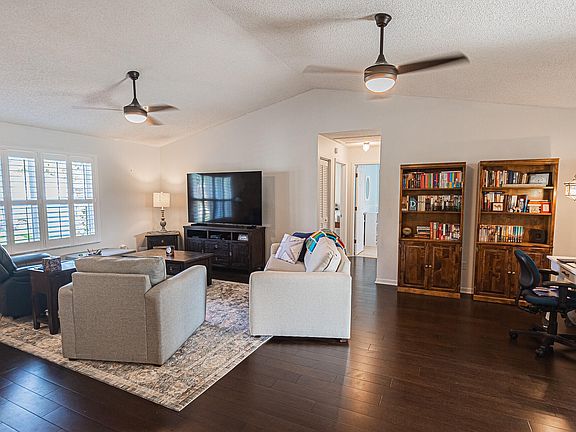 4th image of 2339 SW Kent Circle