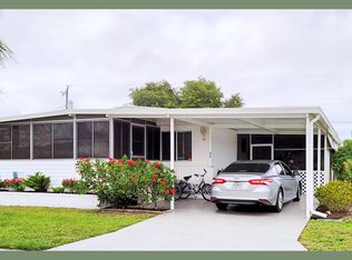 64 6th St W, Nokomis, FL 34275