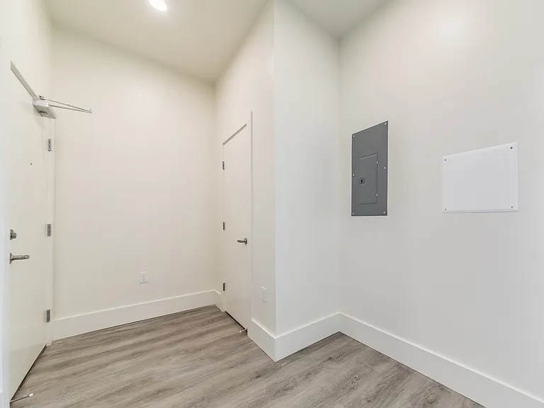 436 E Vermilion St #403 — Photo 2