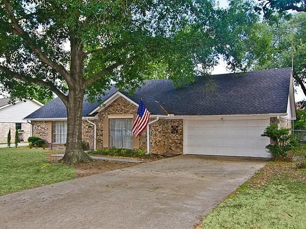 406 N Pecan Dr, Tomball, TX 77375